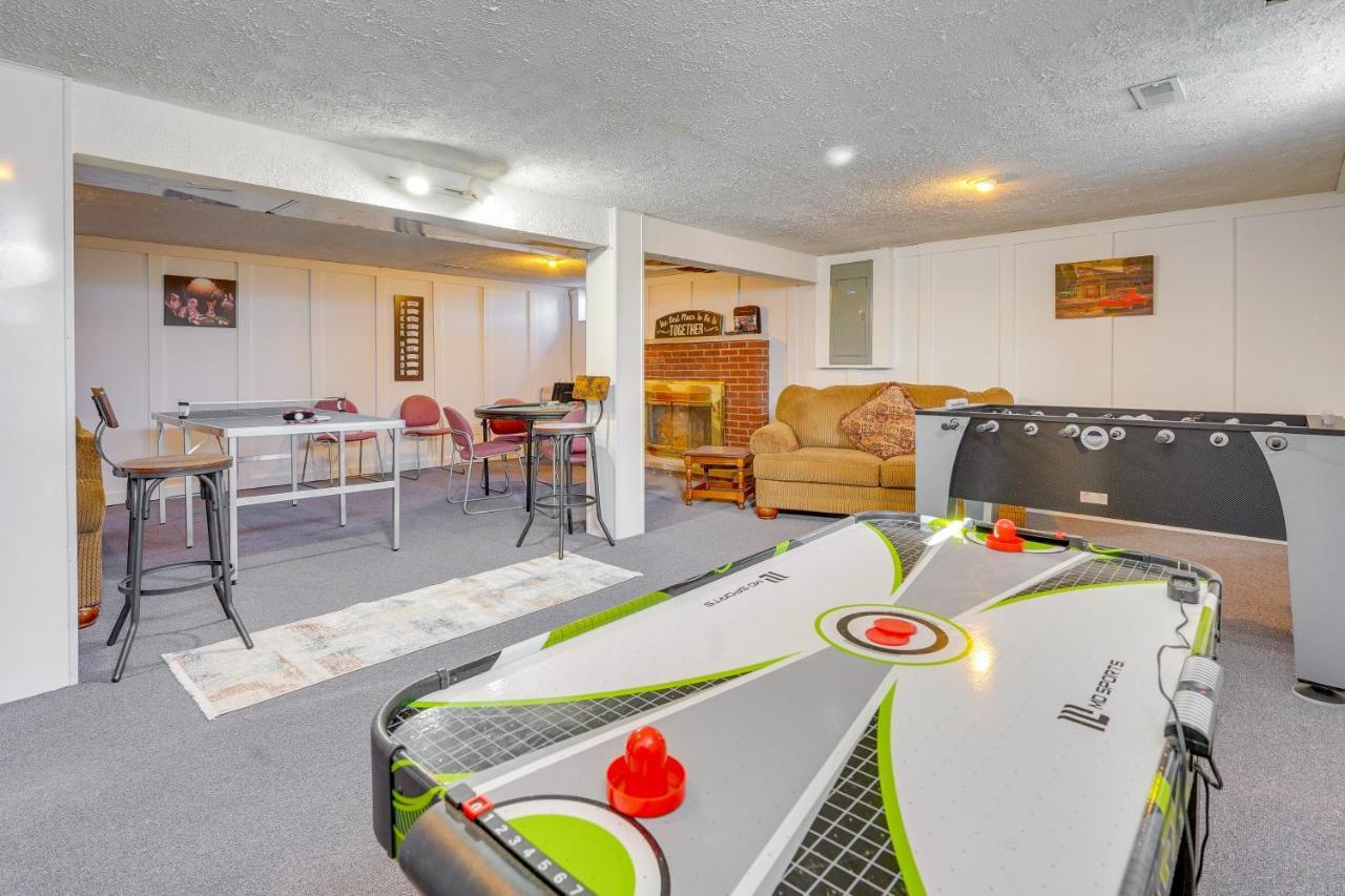 Hocking Hills Hideaway With Hot Tub And Fire Pit! Vila Logan Exterior foto