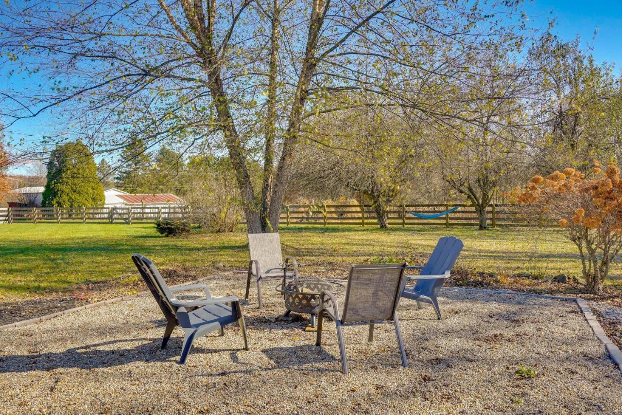 Hocking Hills Hideaway With Hot Tub And Fire Pit! Vila Logan Exterior foto